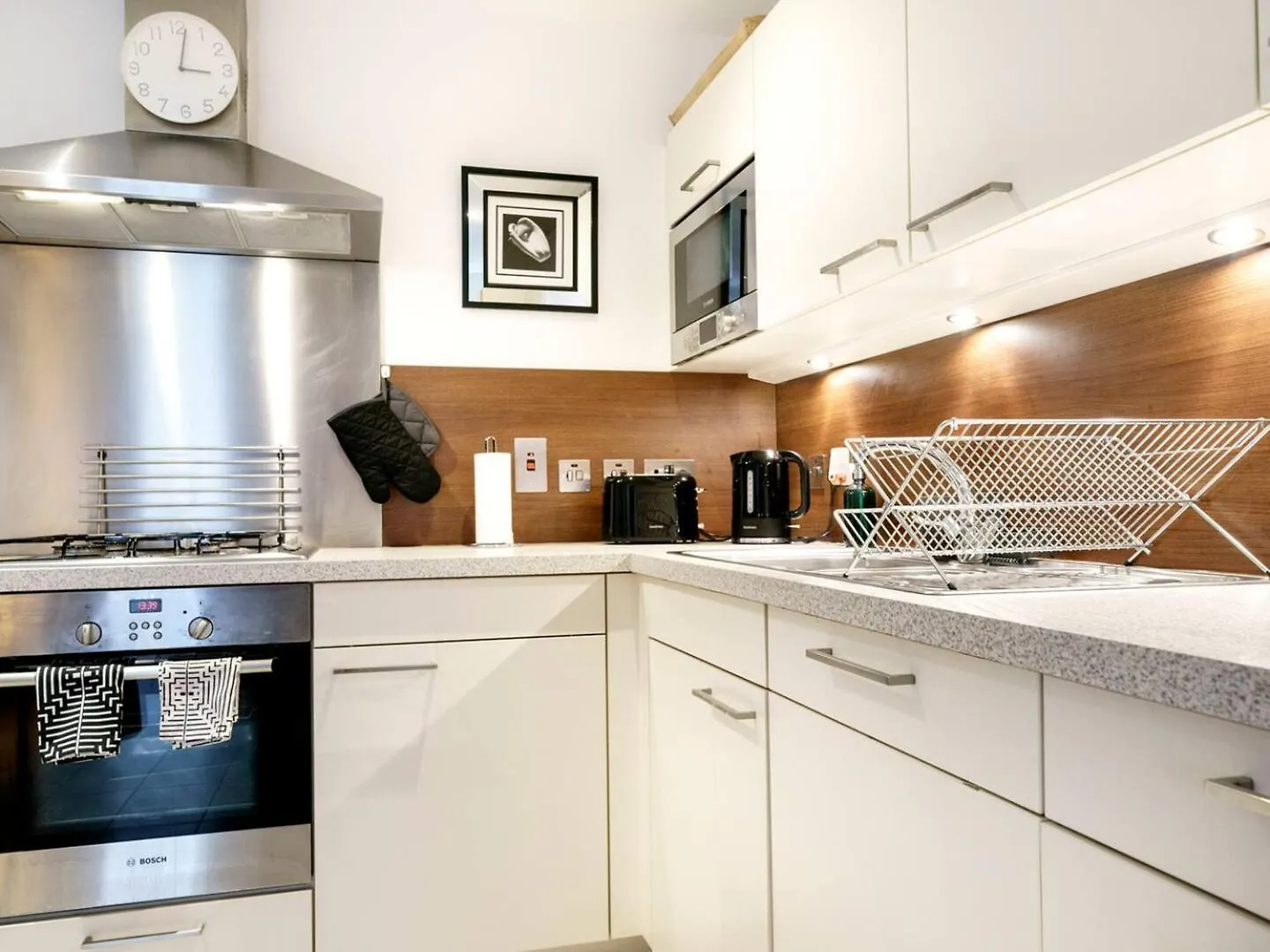 Apartment Pass The Keys Cathedral Quarter City Centre Walk Everywhere Belfast United Kingdom